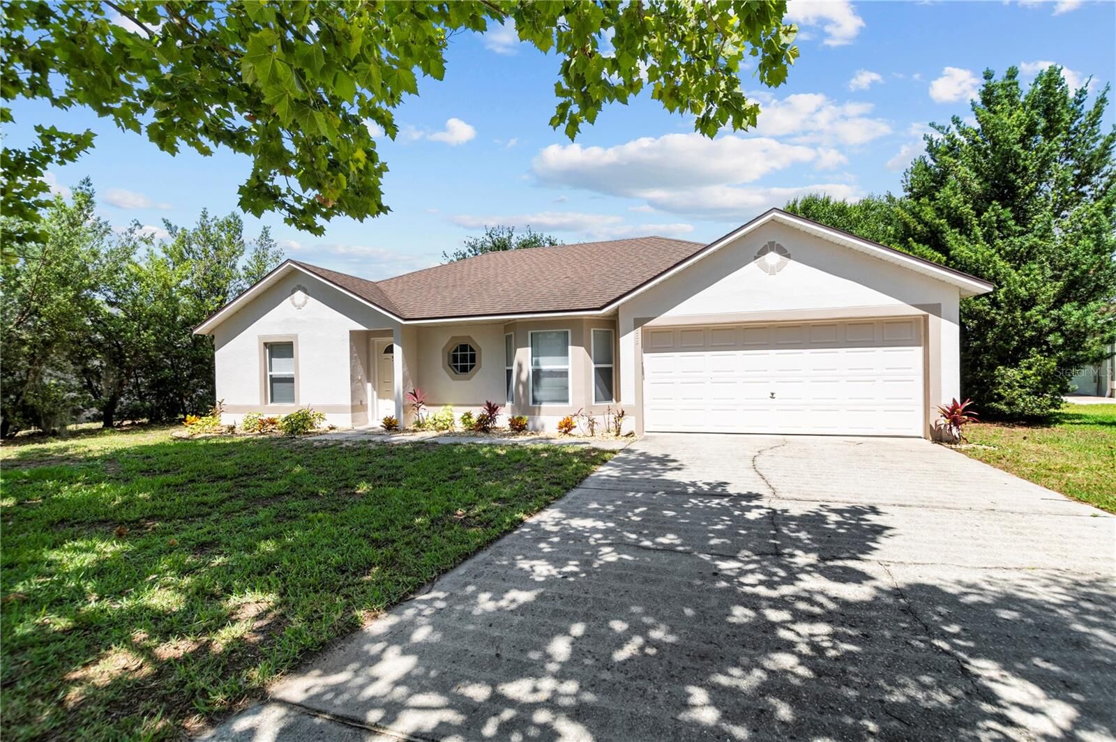 Property Photo:  335 Pebble Court  FL 34715 