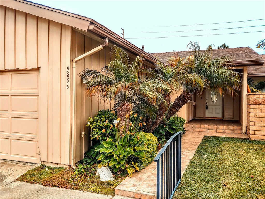 Property Photo:  9856 Verde Mar Drive  CA 92646 