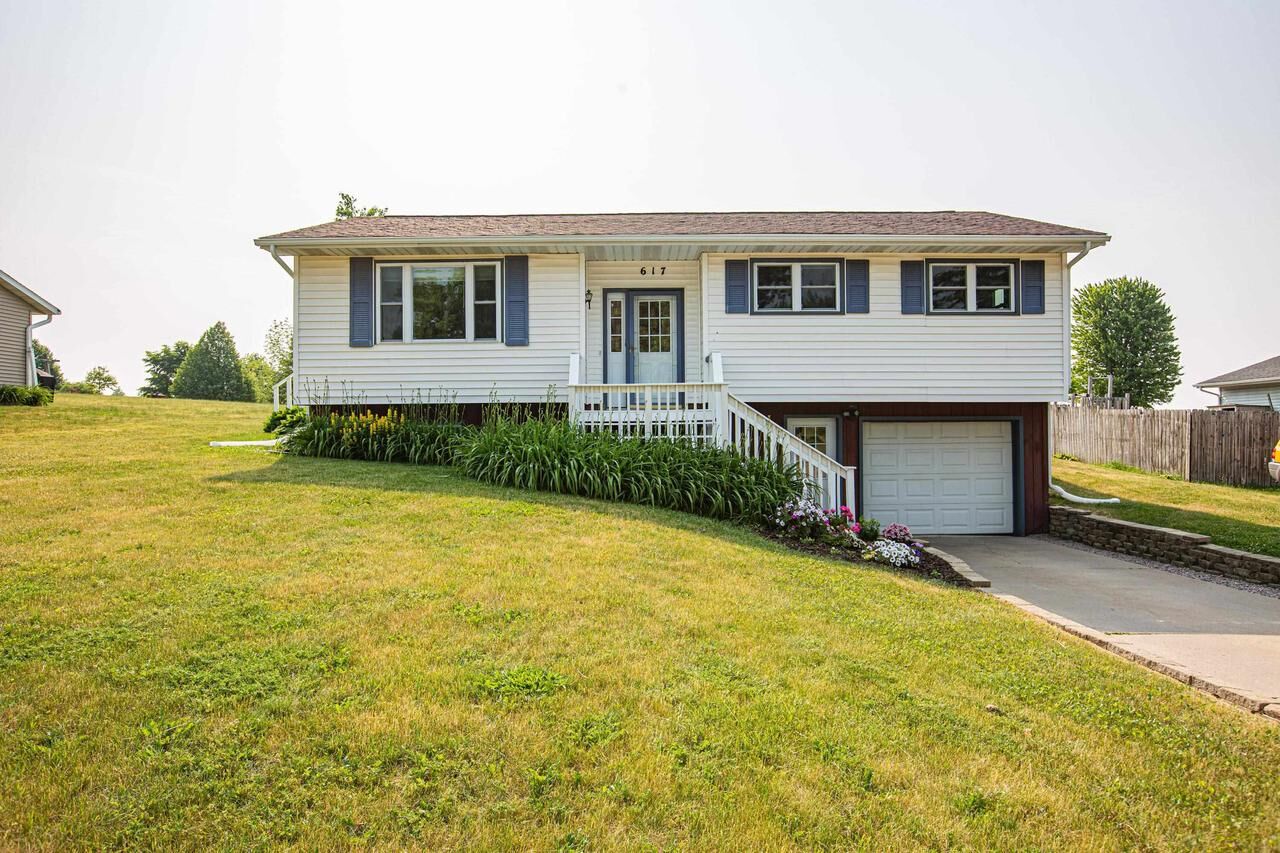 Property Photo:  617 Jamie Street  WI 53533 