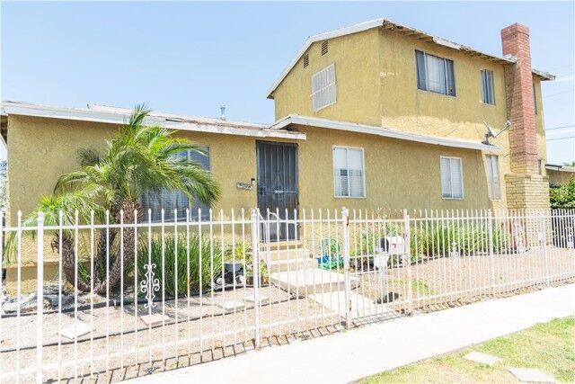 Property Photo:  436 S Cliveden Avenue  CA 90220 