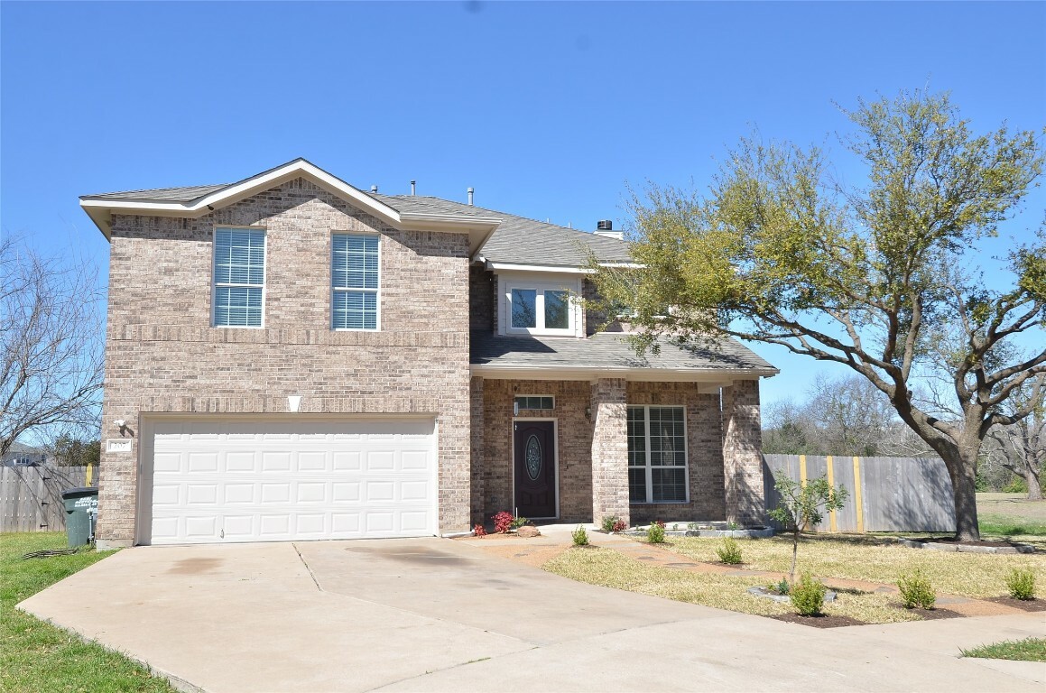 Property Photo:  207 Windmill Circle  TX 78641 