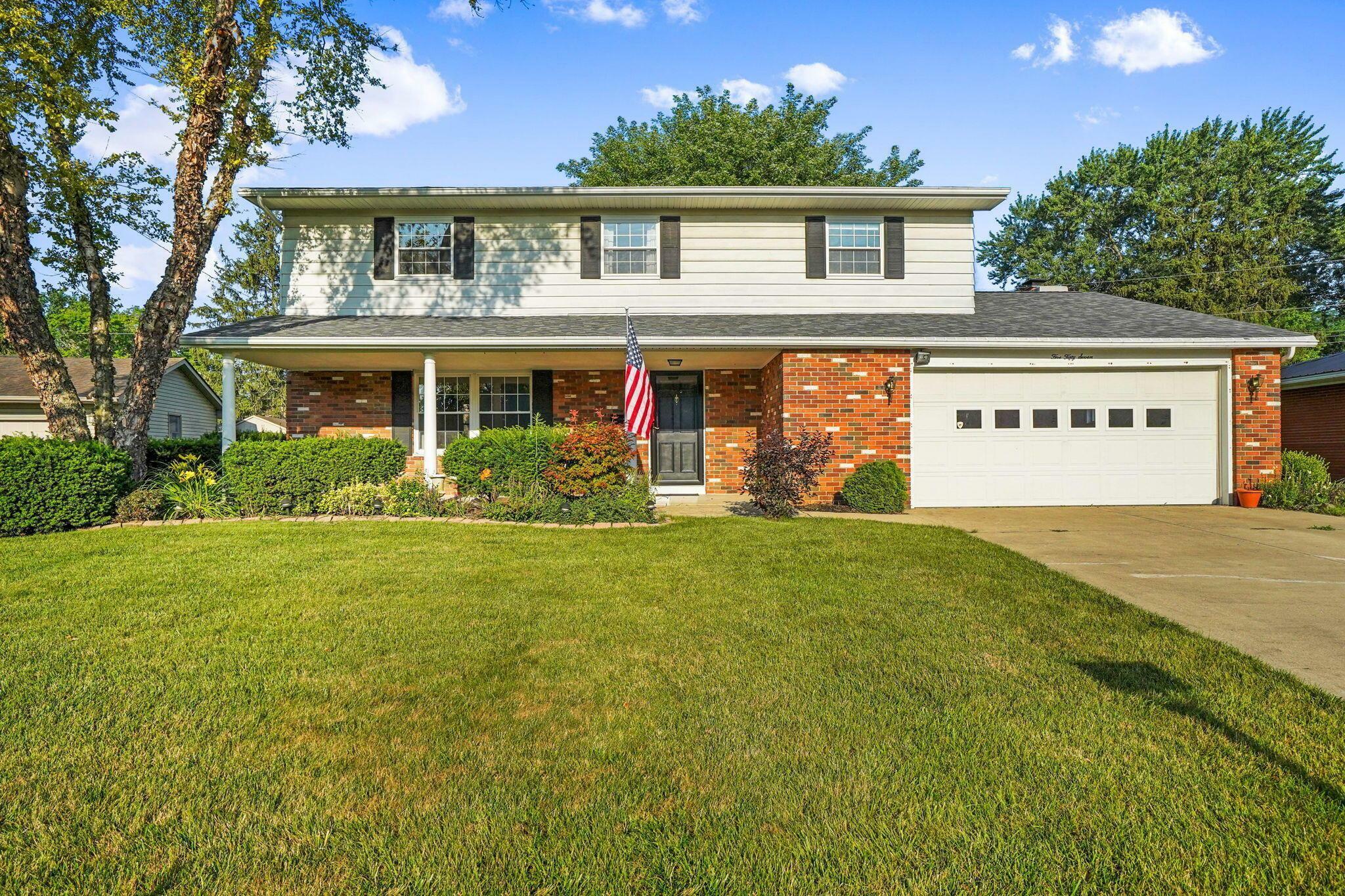 Property Photo: 557 Garden Parkway Parkway OH 43113