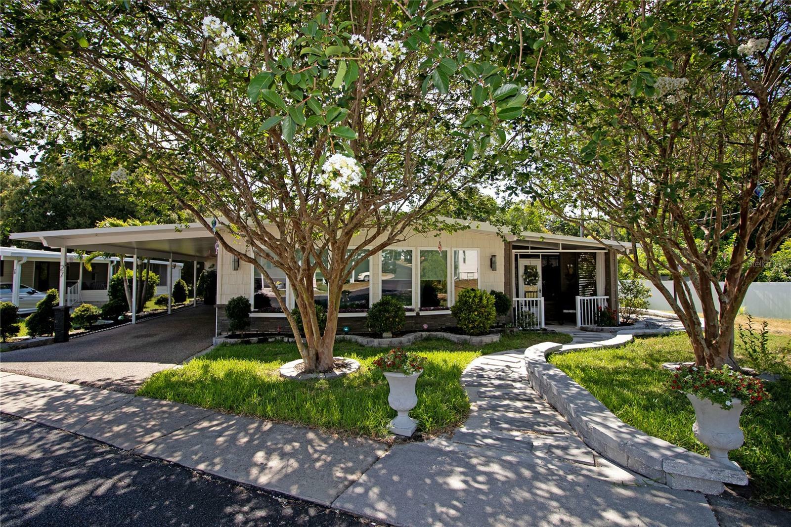 Property Photo: 27 Palm Forest Drive FL 33770