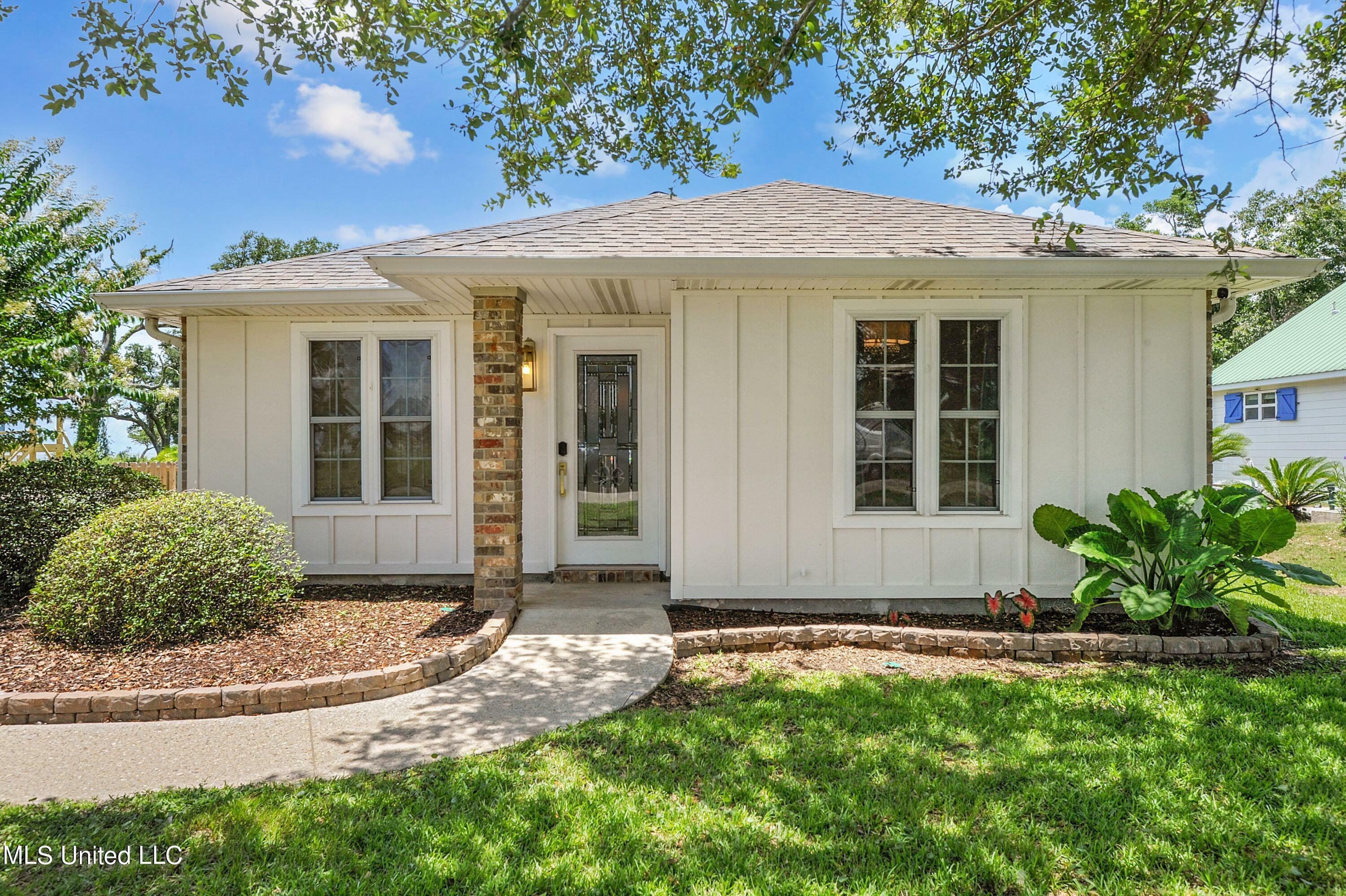 Property Photo:  98 Shelter Rock Drive  MS 39560 