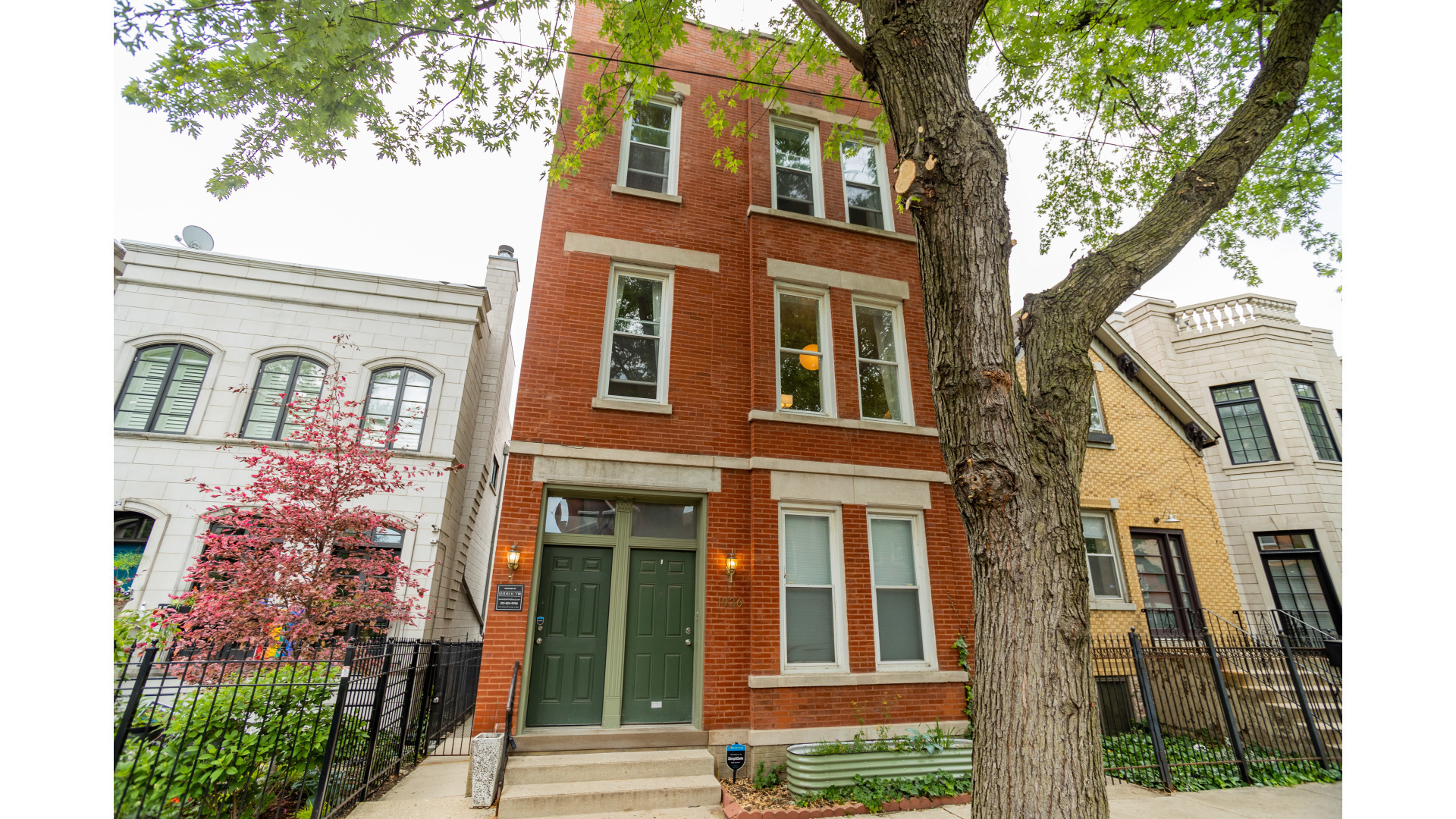 Property Photo:  1926 N Wolcott Avenue  IL 60622 
