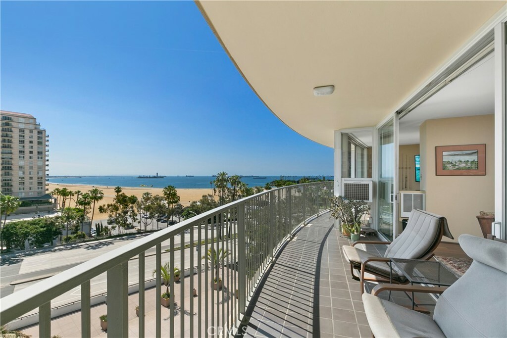 Property Photo:  700 E Ocean Boulevard 1004  CA 90802 