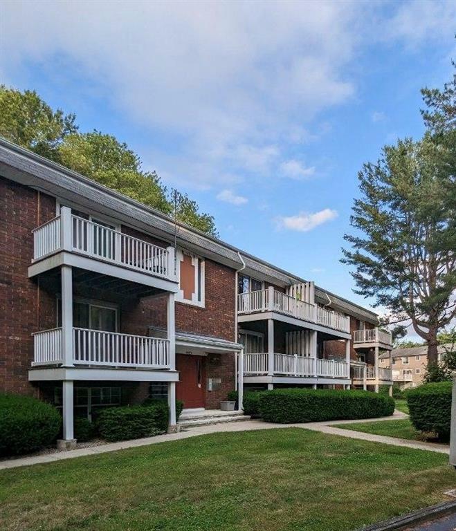 Property Photo: 5 Stonehenge Dr, Unit#138S RI 02828