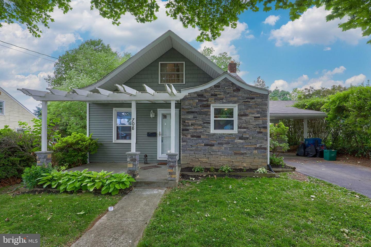 708 S 16th Street  Columbia PA 17512 photo