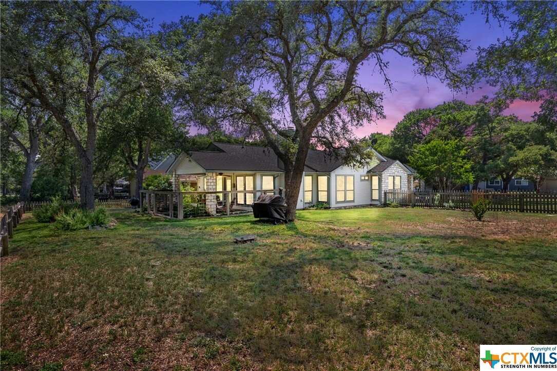 Property Photo:  5 Spalding Circle  TX 78676 