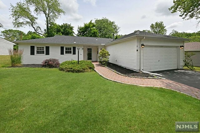 Property Photo:  9 Ridge Terrace  NJ 07630 