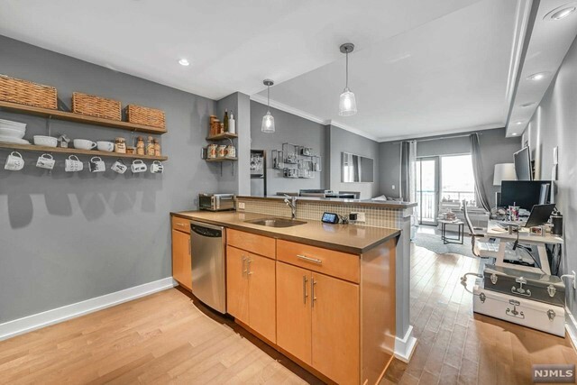 Property Photo:  3312 Hudson Avenue 4H  NJ 07087 