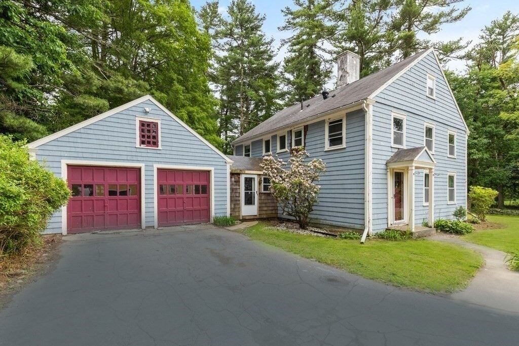 Property Photo:  13 Bluff Head Rd  MA 02067 