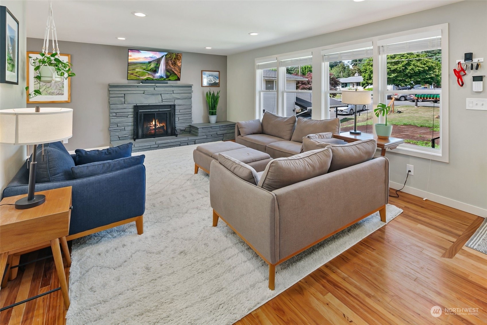 Property Photo:  18917 66th Place W  WA 98036 