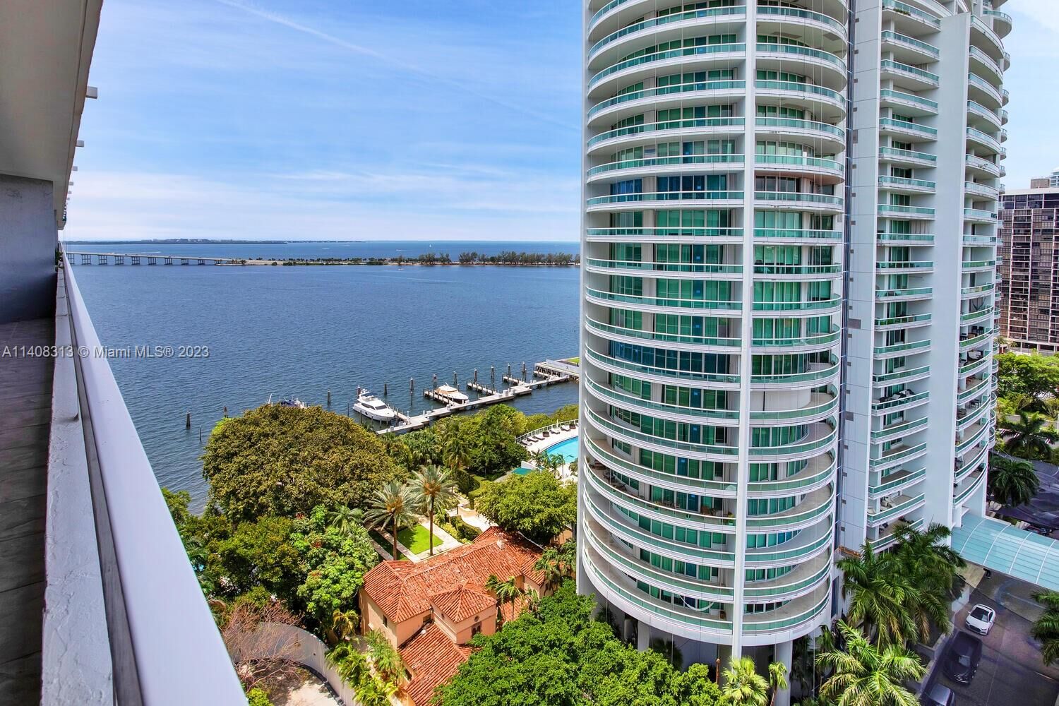 Property Photo:  1627 Brickell Ave 2102  FL 33129 