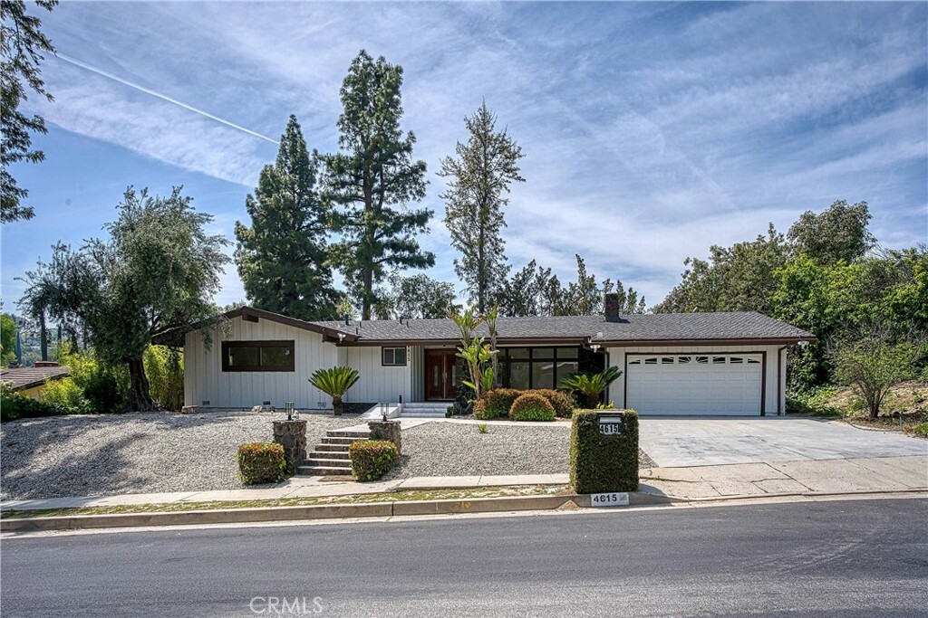 Property Photo:  4615 Arriba Drive  CA 91356 