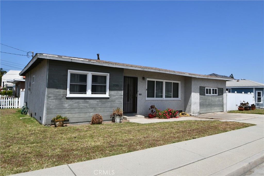 Property Photo:  3201 Vail Avenue  CA 90278 