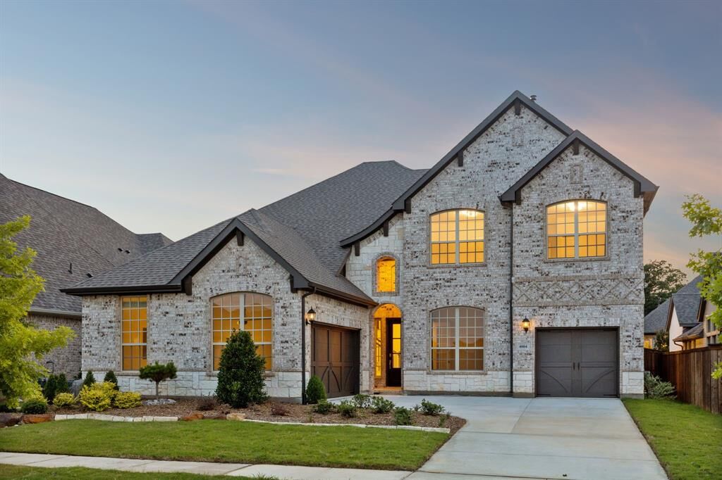 Property Photo:  4004 Willow Grove Avenue  TX 76210 