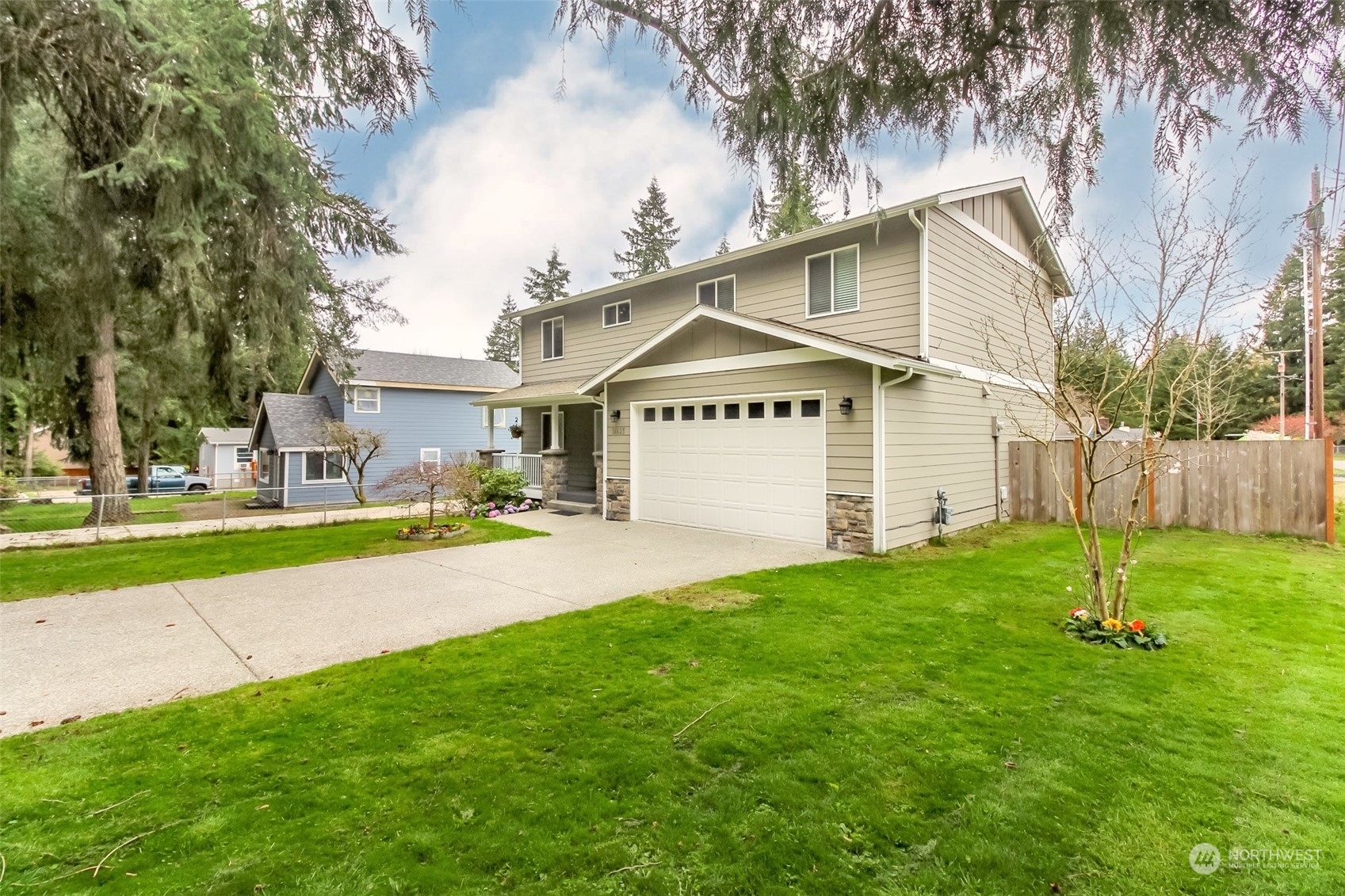 Property Photo: 14423 156th Avenue SE WA 98059