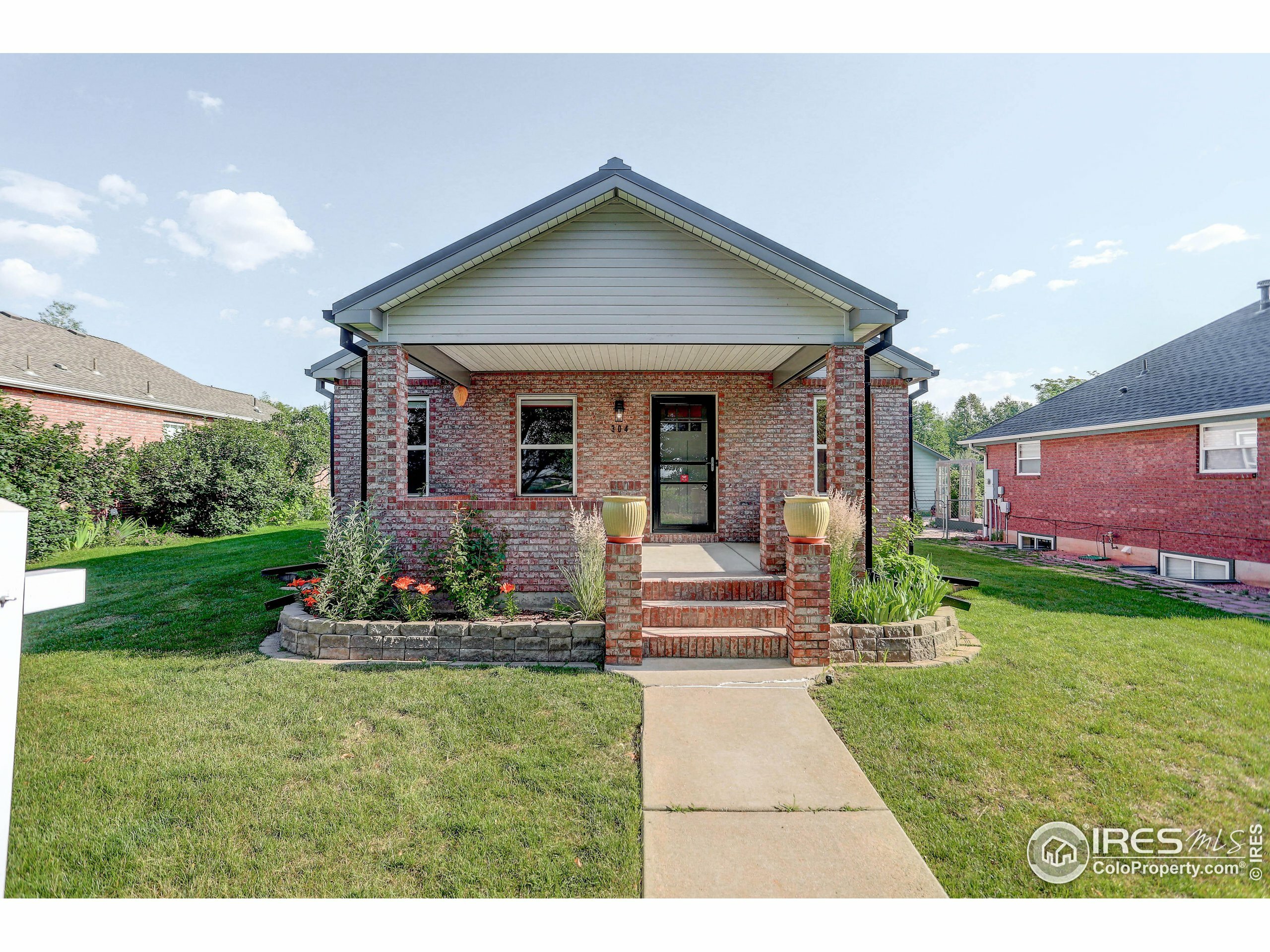 Property Photo:  304 E Nebraska Ave  CO 80513 