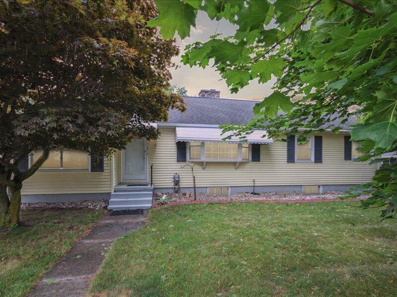 Property Photo:  2165 Maple Drive  MI 49203 