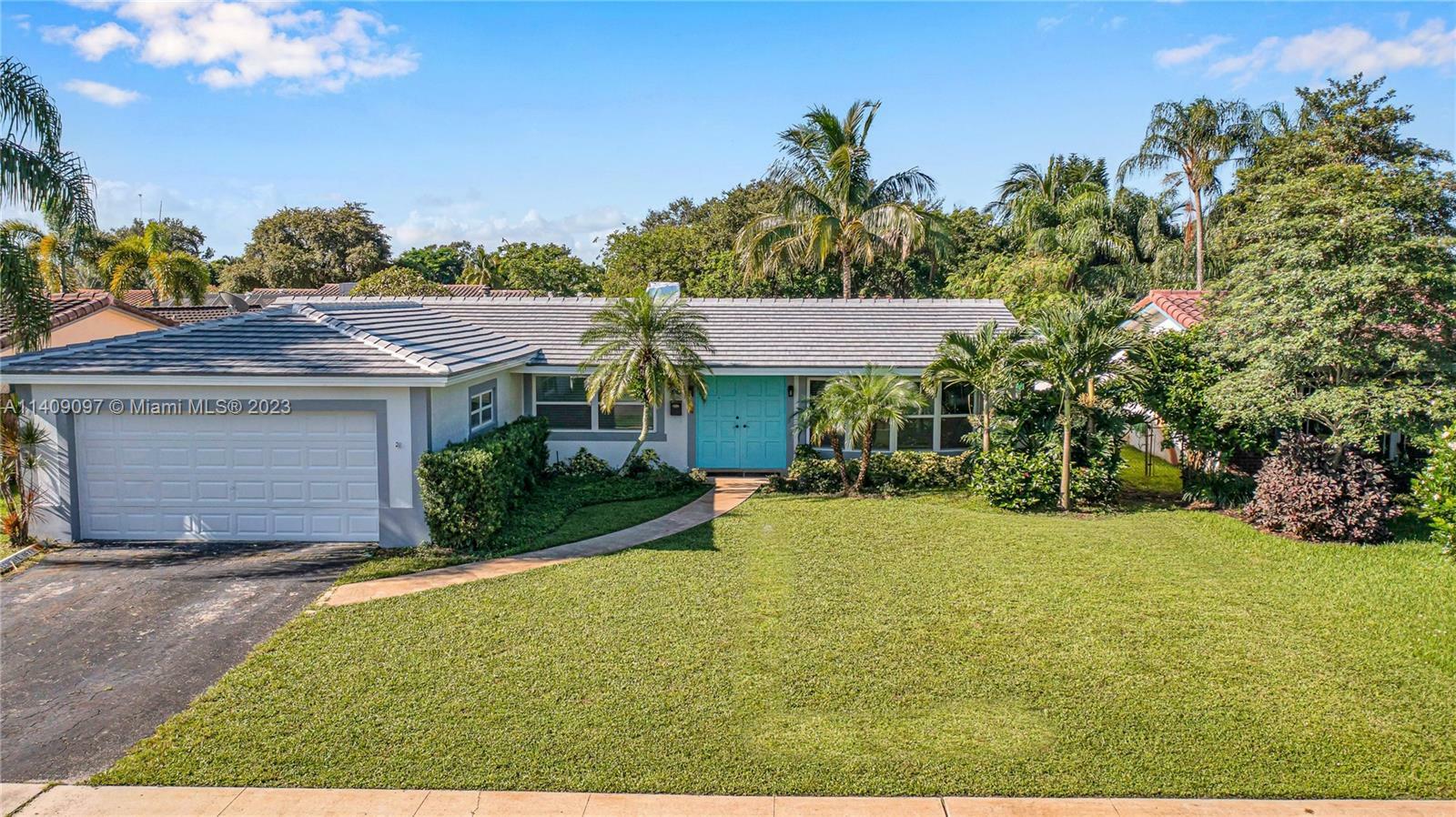 Property Photo: 4912 Roosevelt St FL 33021