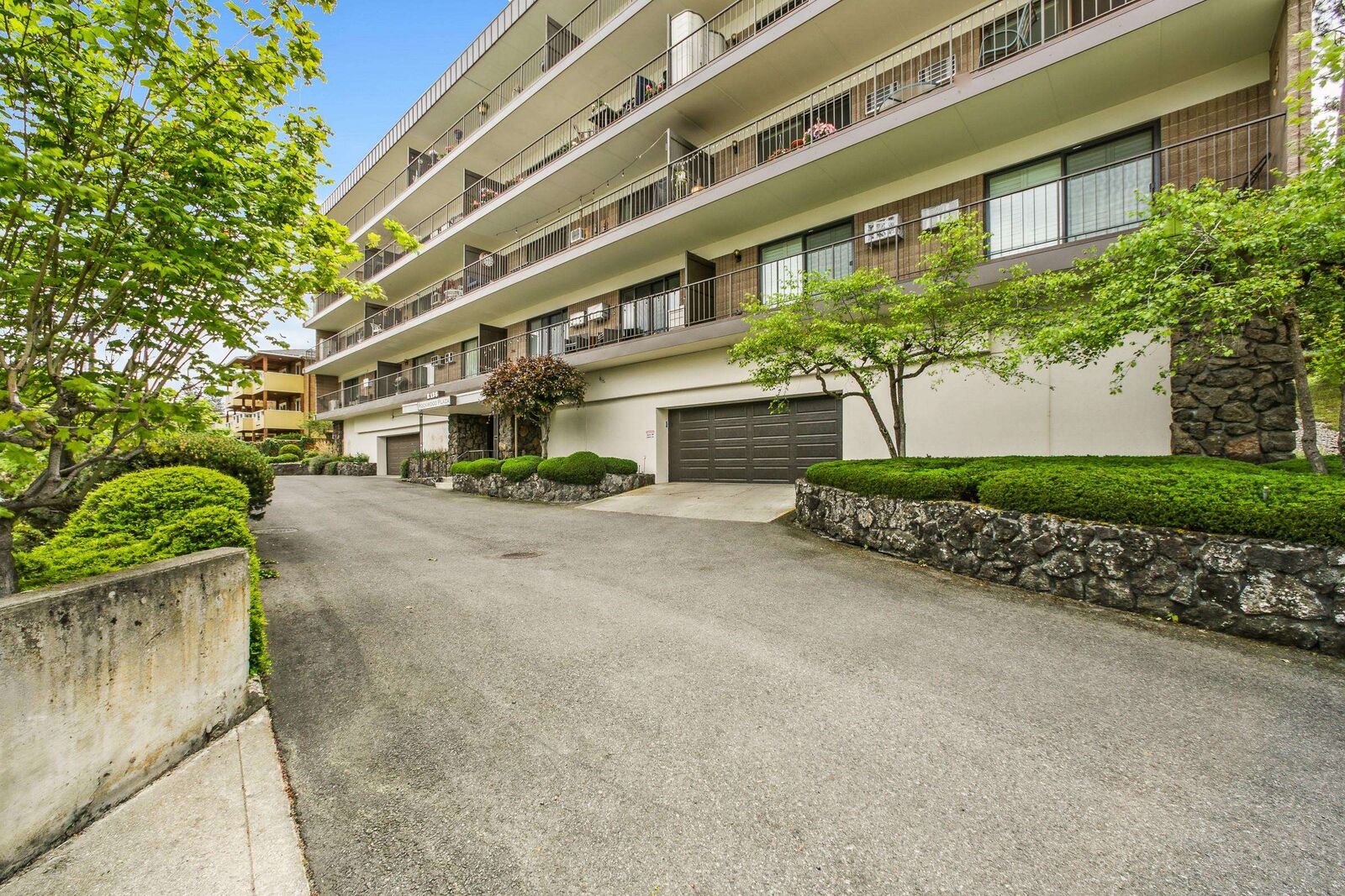 Property Photo:  136 E Rockwood Blvd #404  WA 99202 