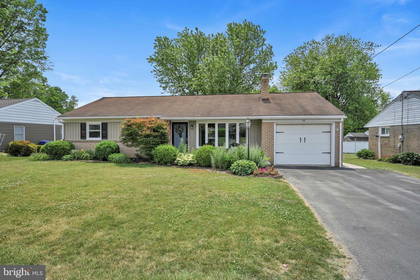 Property Photo:  18 Violet Avenue  PA 17584 