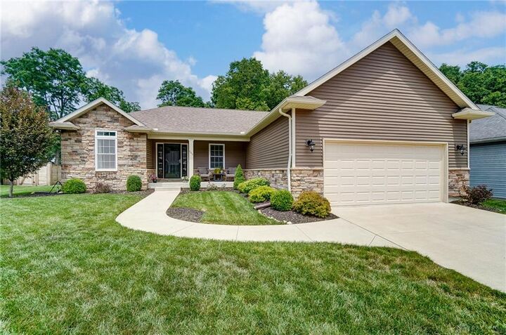 205 Nottinghill Lane  Troy OH 45373 photo