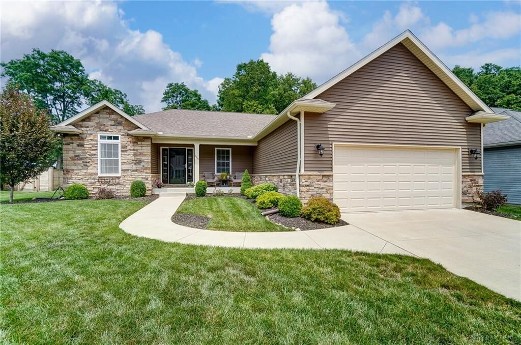 Property Photo:  205 Nottinghill Lane  OH 45373 