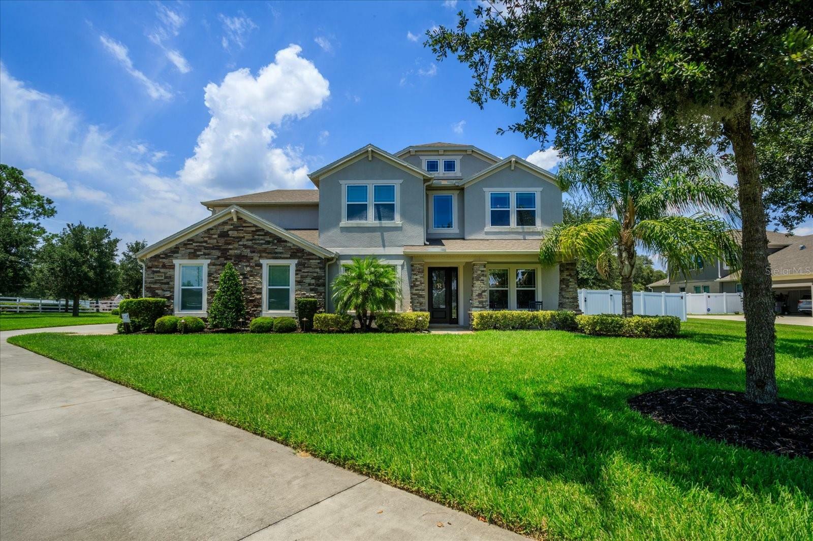 Property Photo:  2838 Sand Oak Loop  FL 32712 