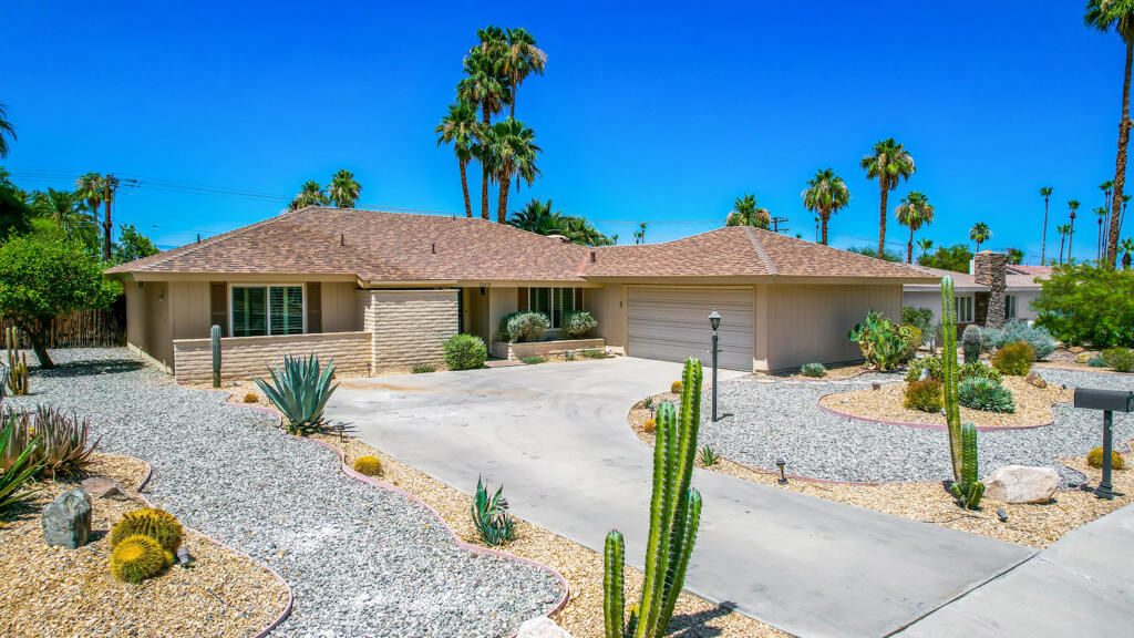 Property Photo: 72850 Tamarisk Street CA 92260