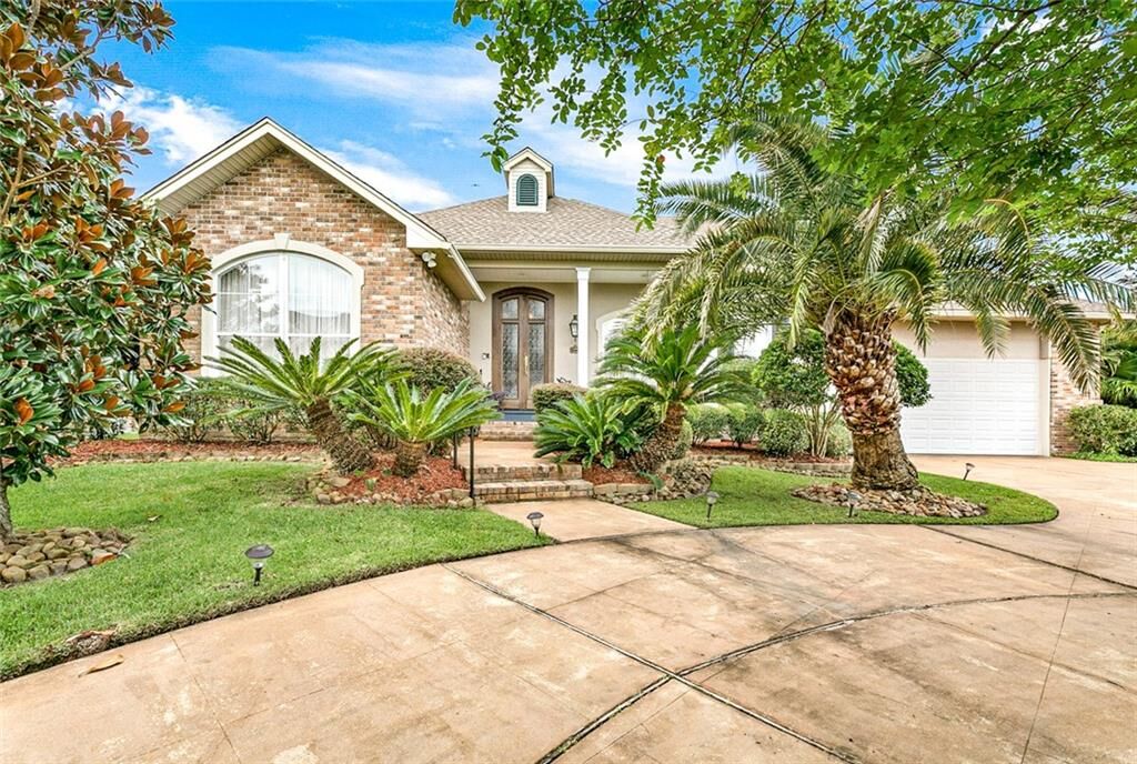 Property Photo: 210 Spinnaker Drive LA 70458