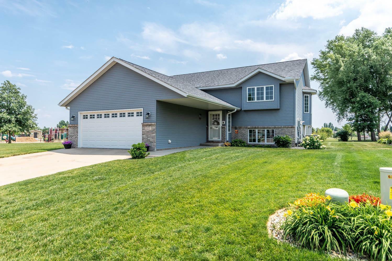 Property Photo: 125 Pebble Creek Drive MN 56001
