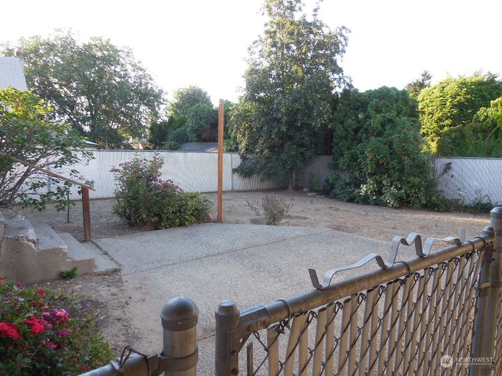 Property Photo:  1529 5th Street  WA 98801 