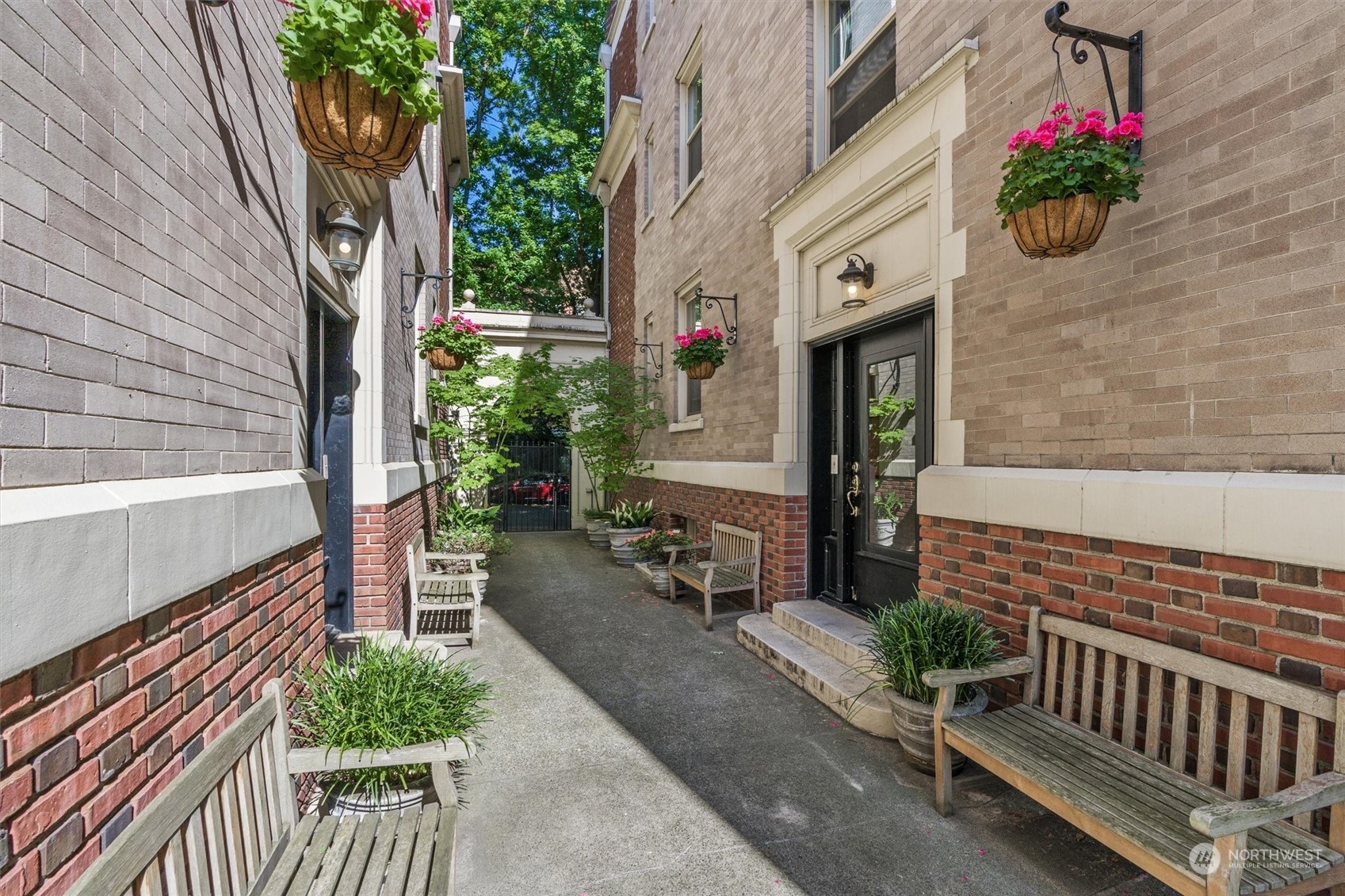 Property Photo:  125 Warren Avenue N F  WA 98109 