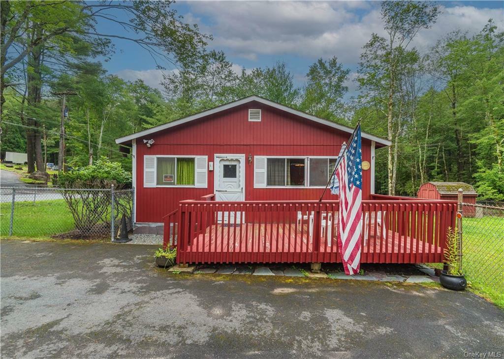 Property Photo:  811 Lake View Drive  NY 12720 