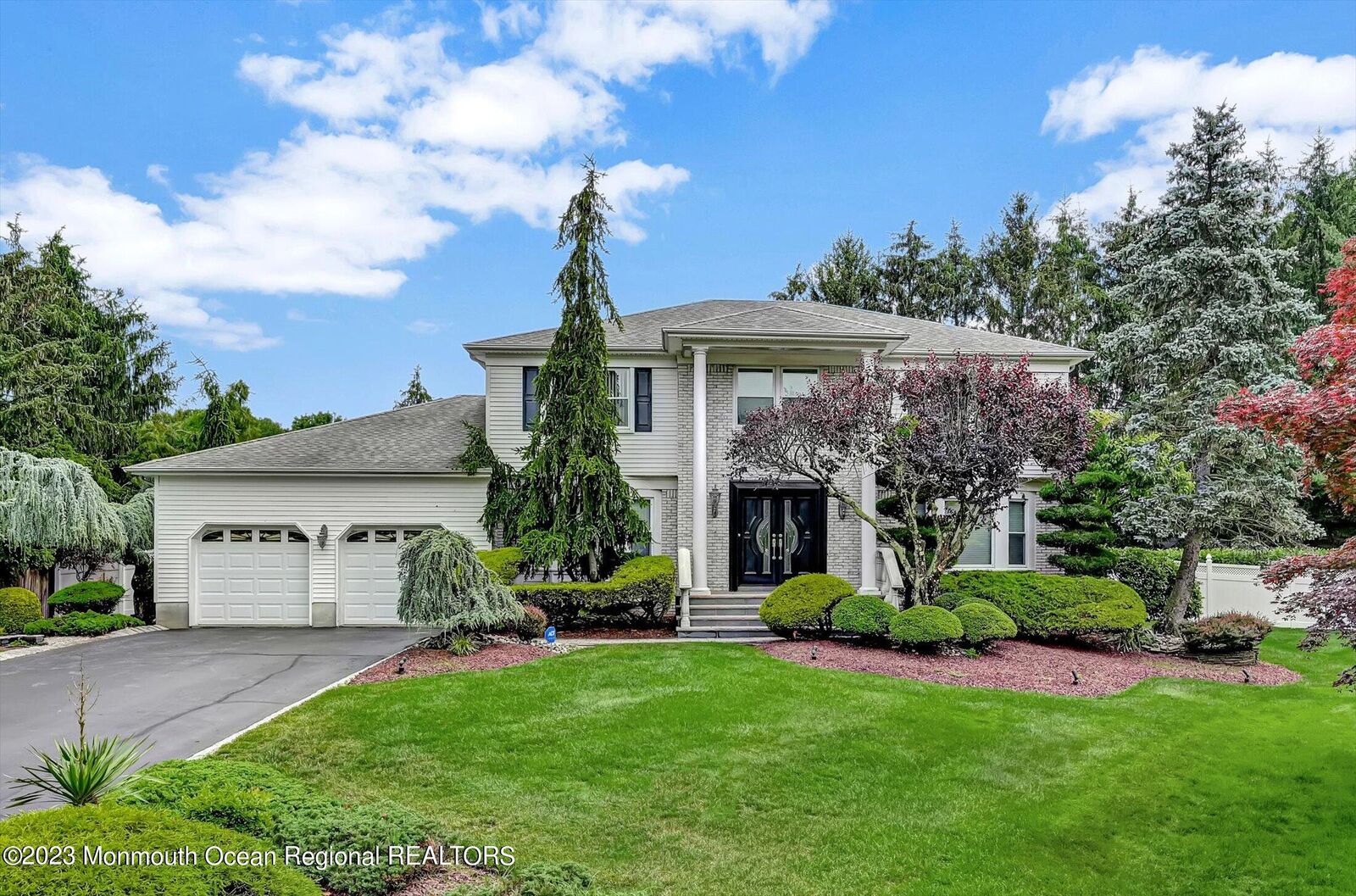 Property Photo:  10 Shawnee Court  NJ 07726 