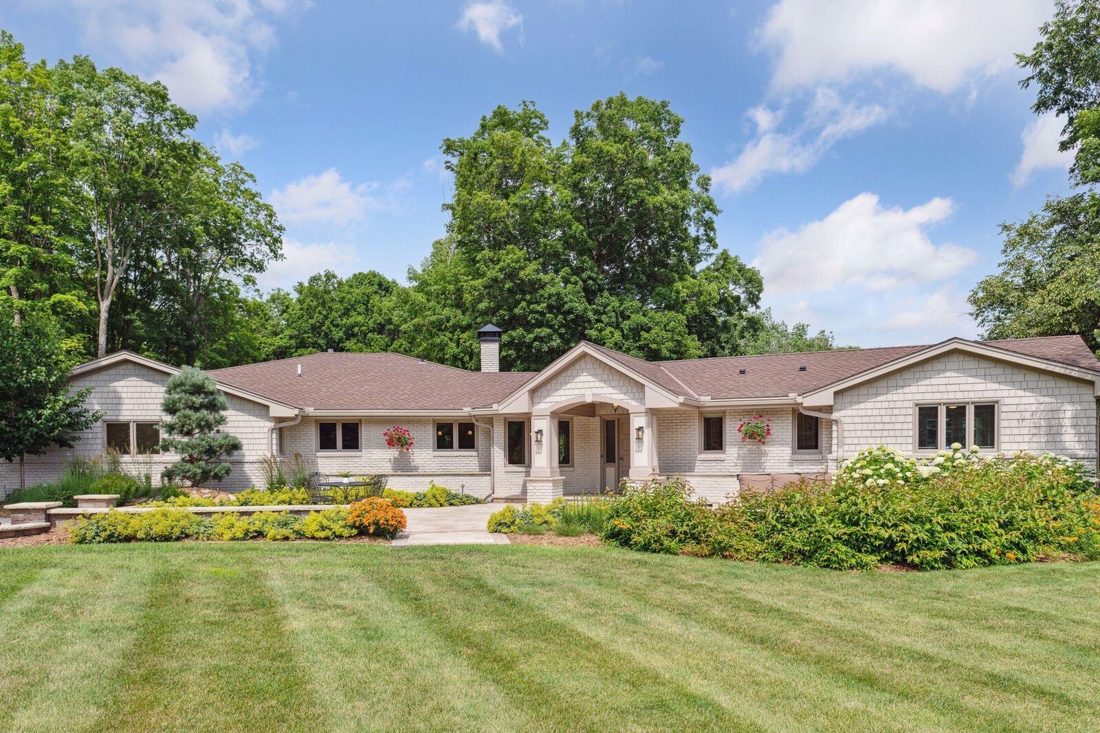 Property Photo: 932 Medina Road MN 55391