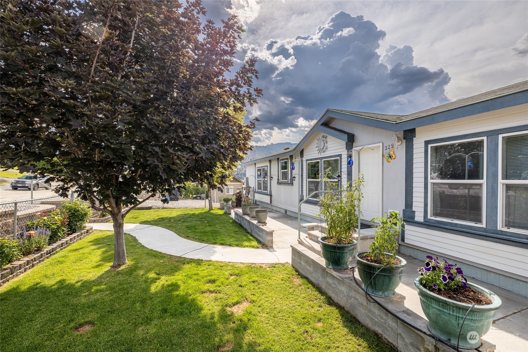 Property Photo: 329 Pine View Drive WA 98843