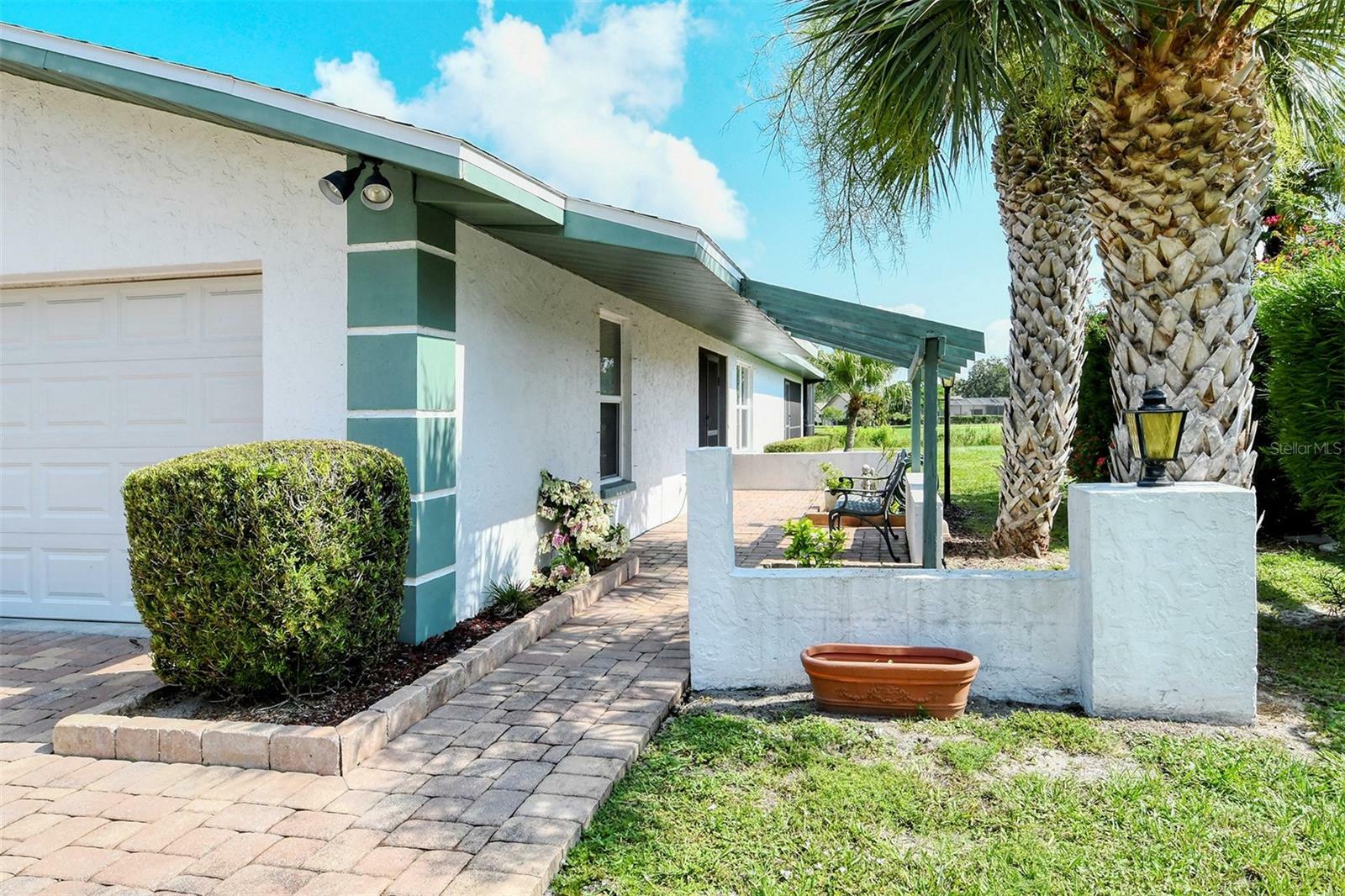 Property Photo: 4725 Ringwood Meadow FL 34235