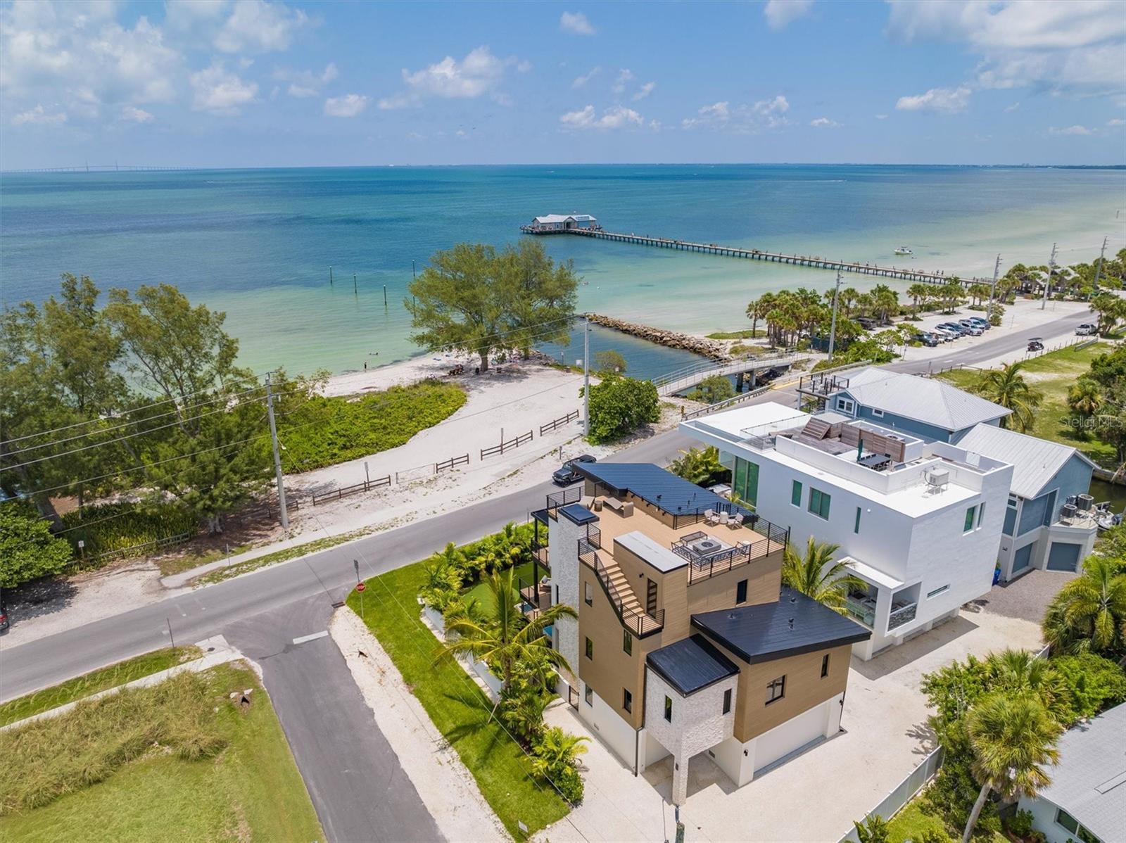 Property Photo: 117 N Bay Boulevard FL 34216