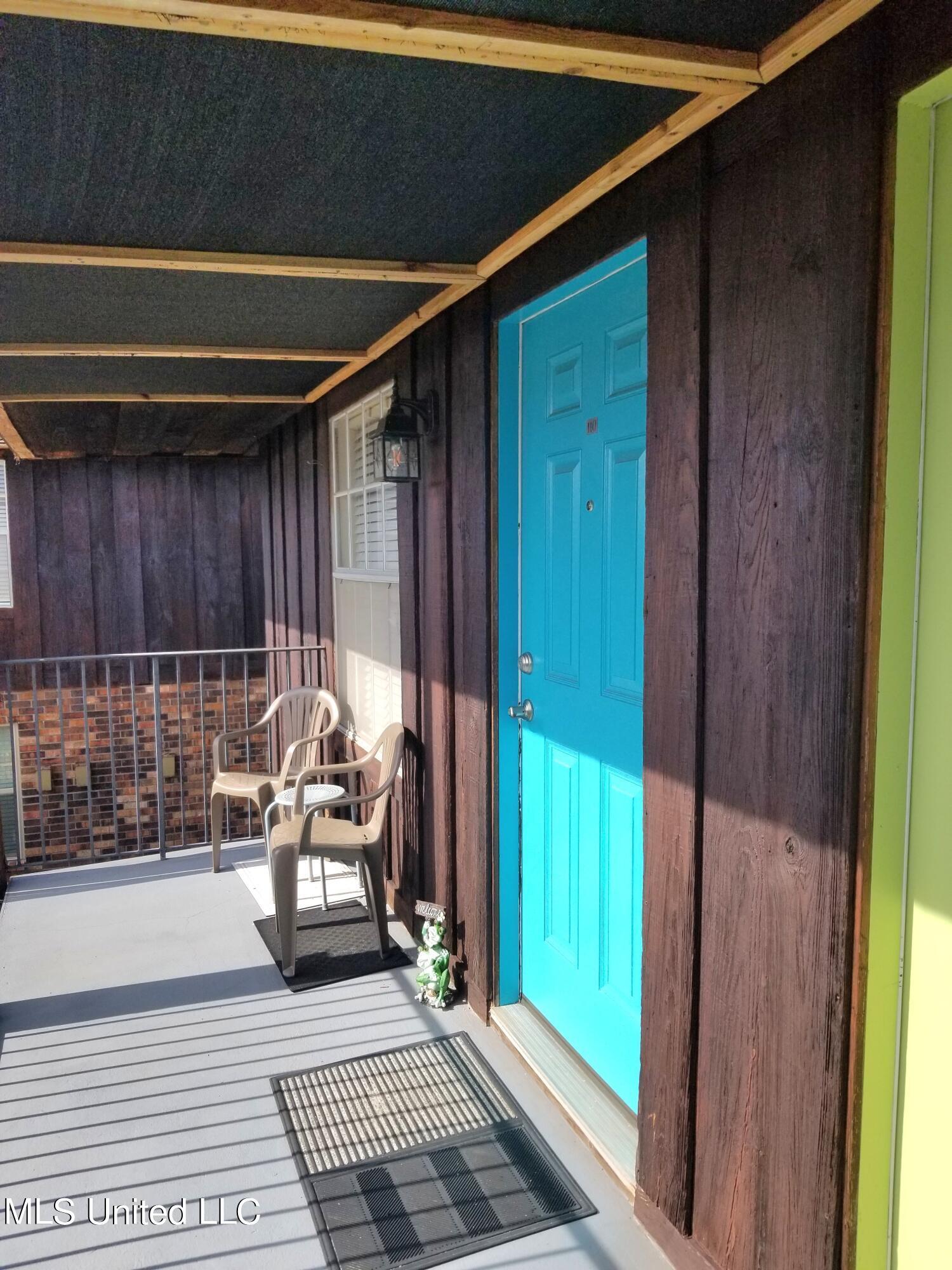 Property Photo:  1550 E Second Street  MS 39571 