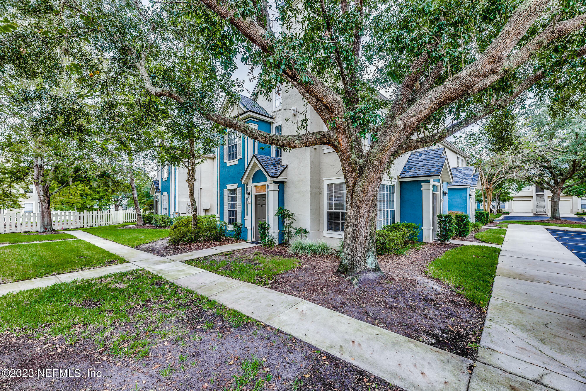 Property Photo:  13700 Richmond Park Drive N 804  FL 32224 