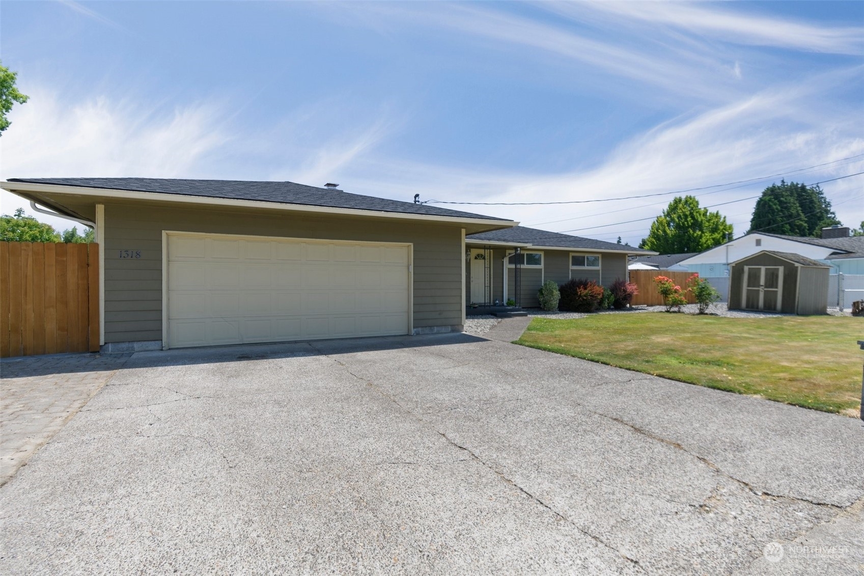 Property Photo:  1318 Midland Street  WA 98632 