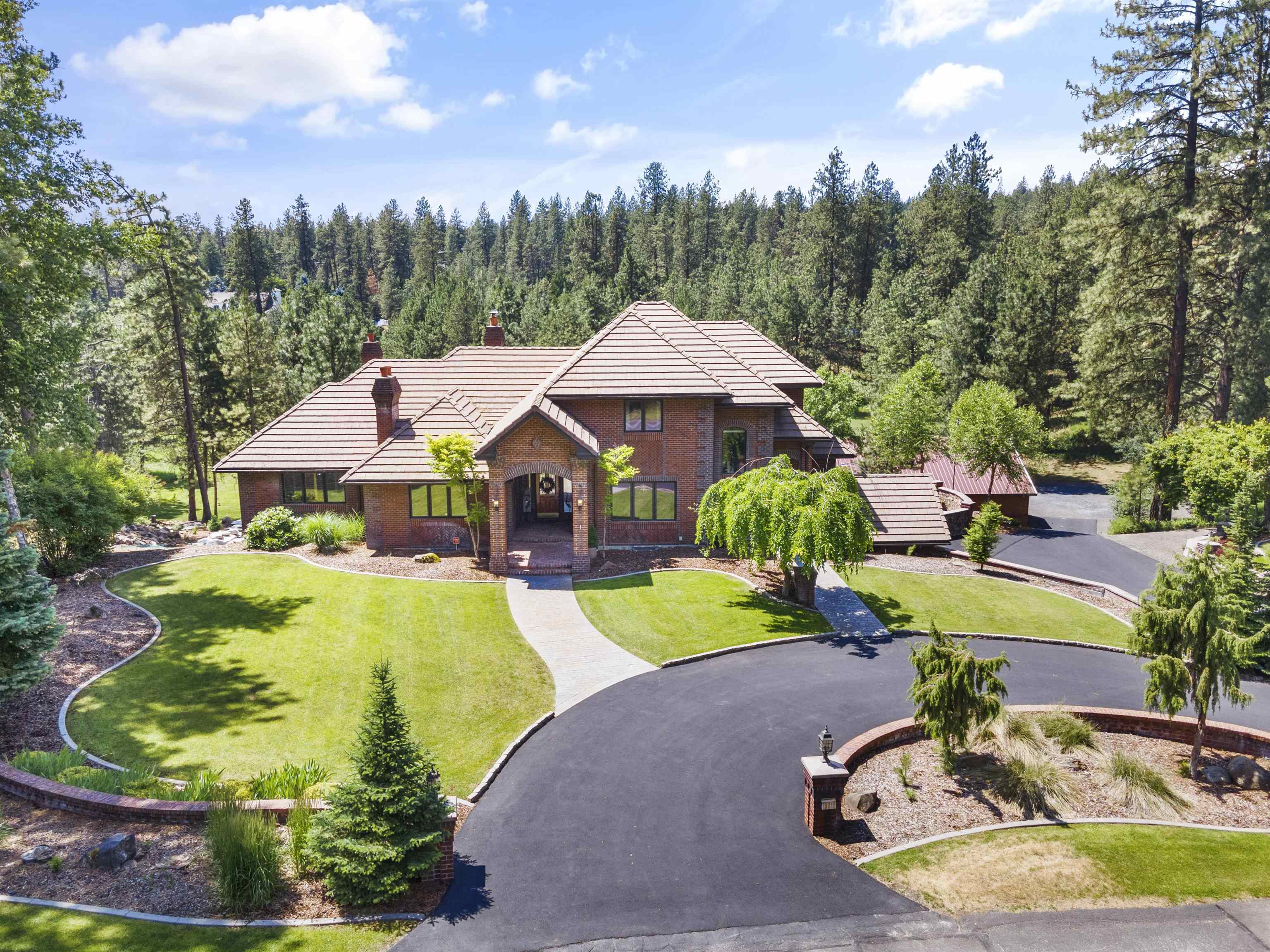 Property Photo: 16913 N Triple Butte Cir WA 99005
