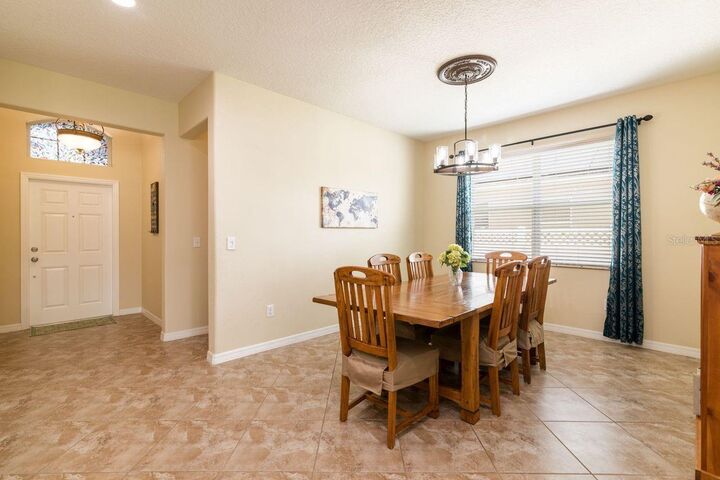 Property Photo:  2625 Yukon Cliff Drive  FL 33570 
