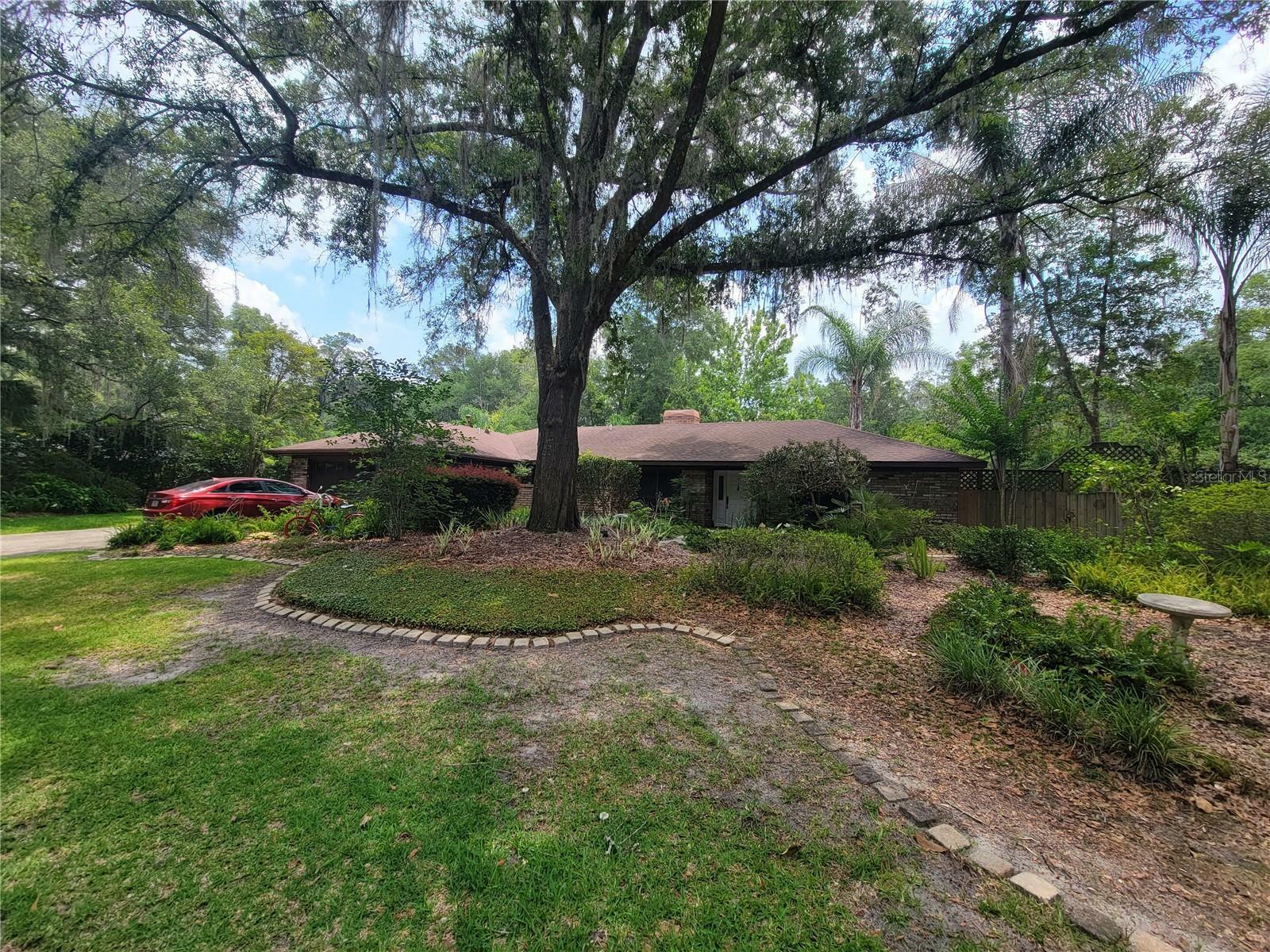 Property Photo:  2015 NW 38th Drive  FL 32605 