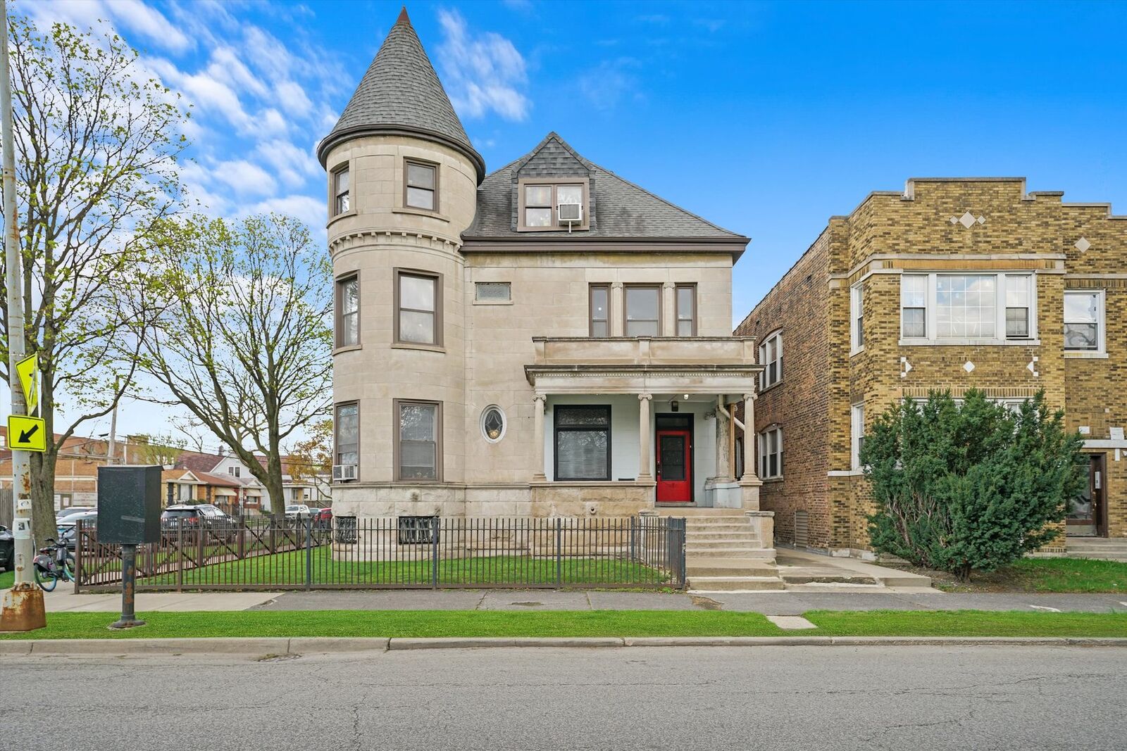 Property Photo:  2301 W Garfield Boulevard  IL 60636 
