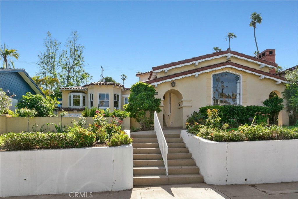 Property Photo: 209 Ximeno CA 90803