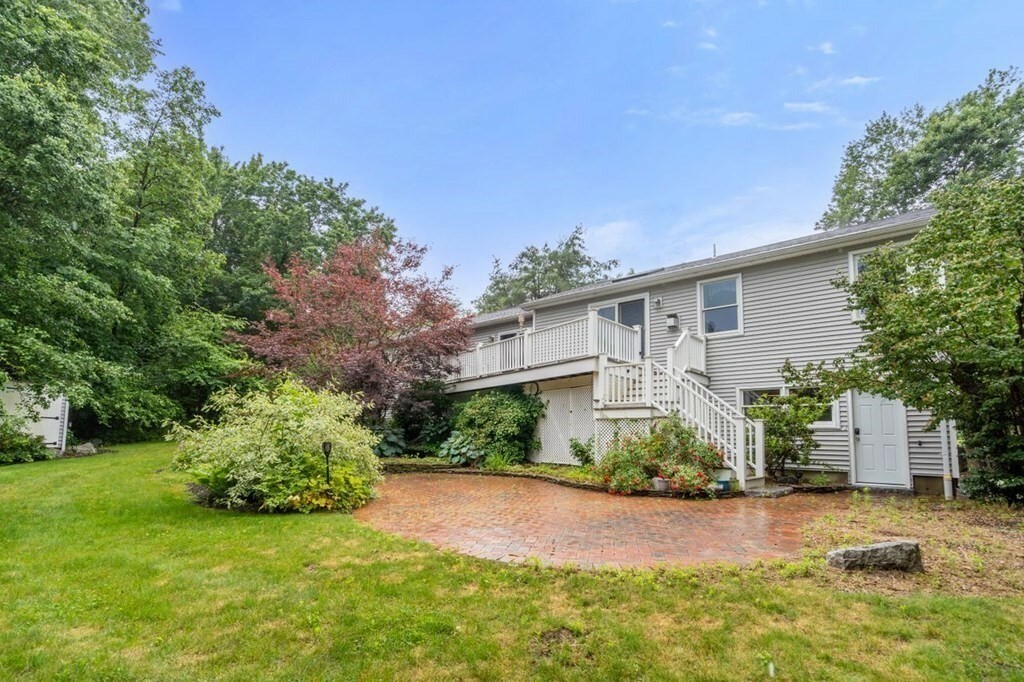 Property Photo:  2 Strawberry Ln  MA 01464 